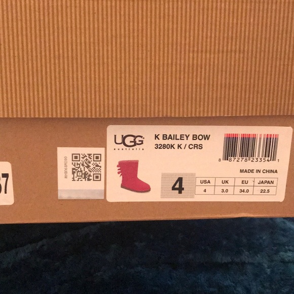 Pink Uggs - Picture 4 of 7